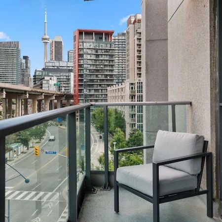 Cn Tower View With Free Parking, Pool, & More Amenities Toronto Exteriör bild