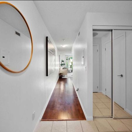 Cn Tower View With Free Parking, Pool, & More Amenities Toronto Exteriör bild